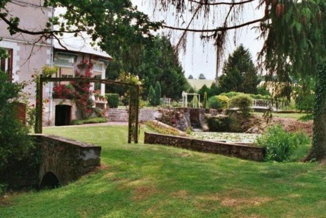 לינה וארוחת בוקר Le Moulin De Francueil חדר תמונה