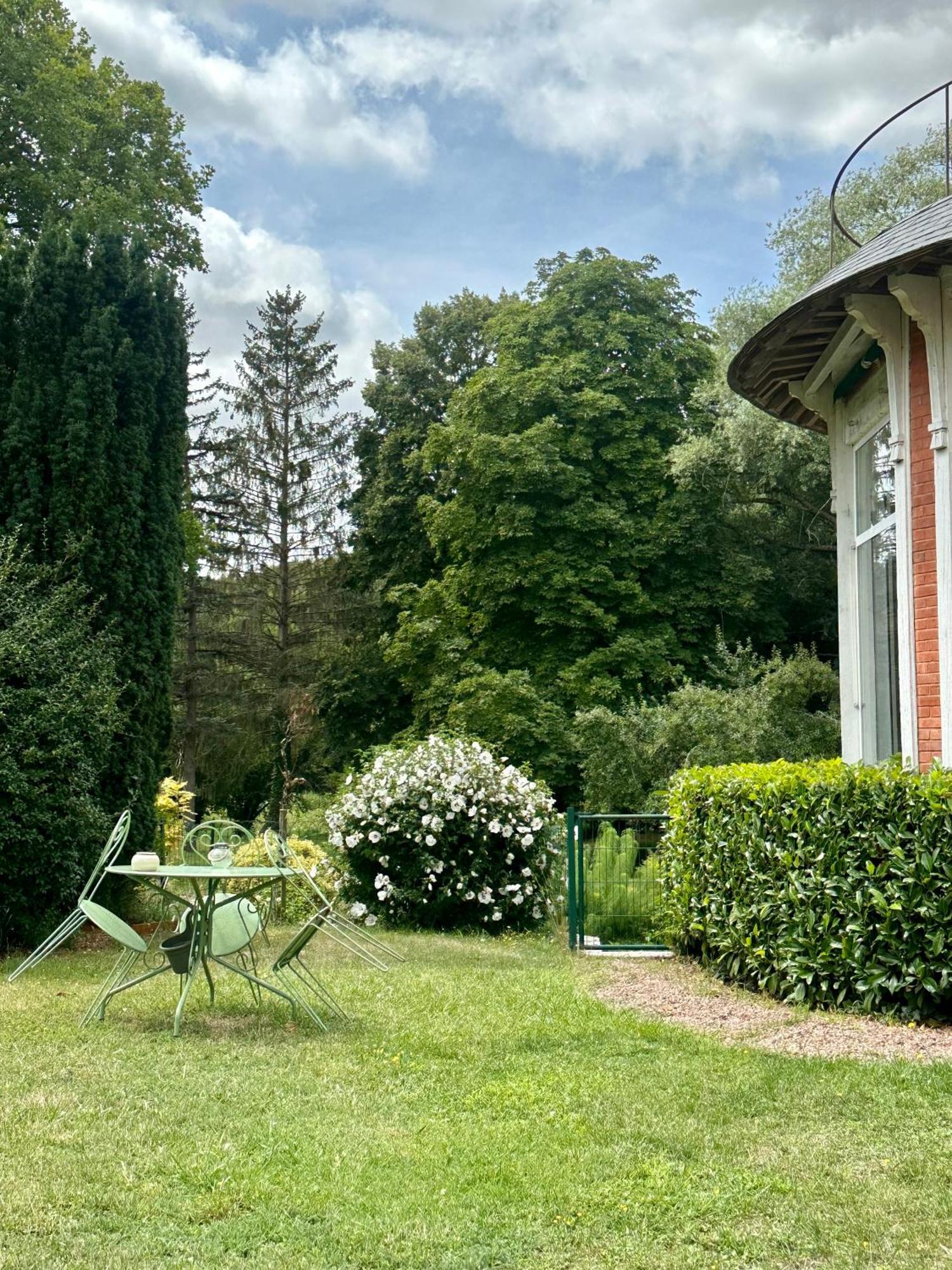 לינה וארוחת בוקר Le Moulin De Francueil מראה חיצוני תמונה